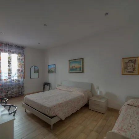 Sogni D'oro Casa de hóspedes 2*